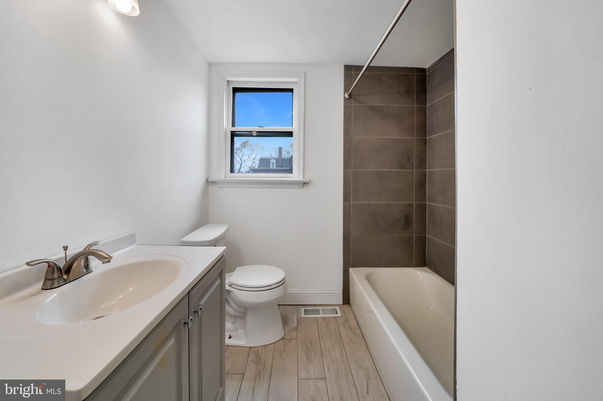 BUSTLETON - Residential