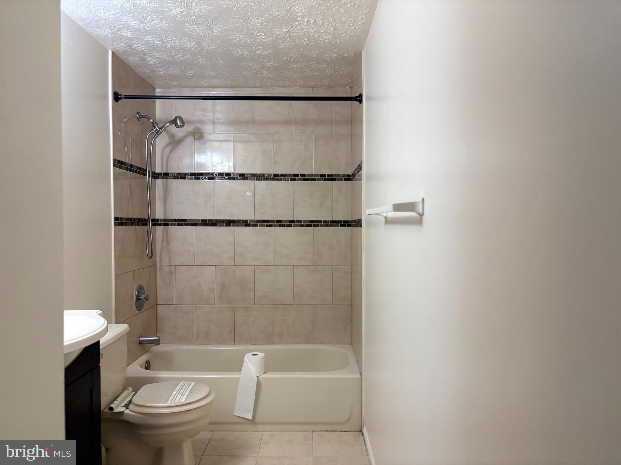 ASBURY WOODS - Residential