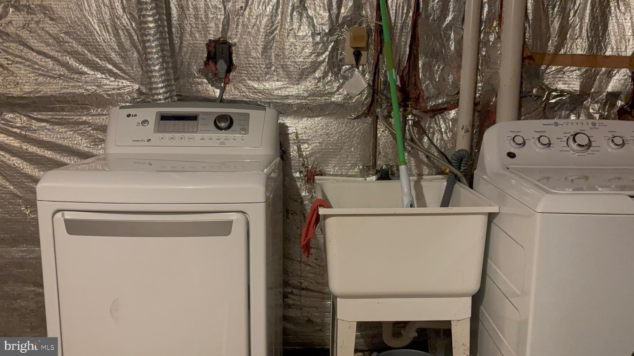 ASBURY WOODS - Residential