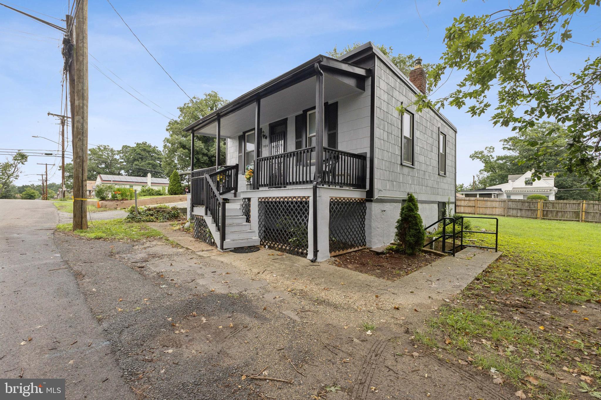 3904 CLARK STREET