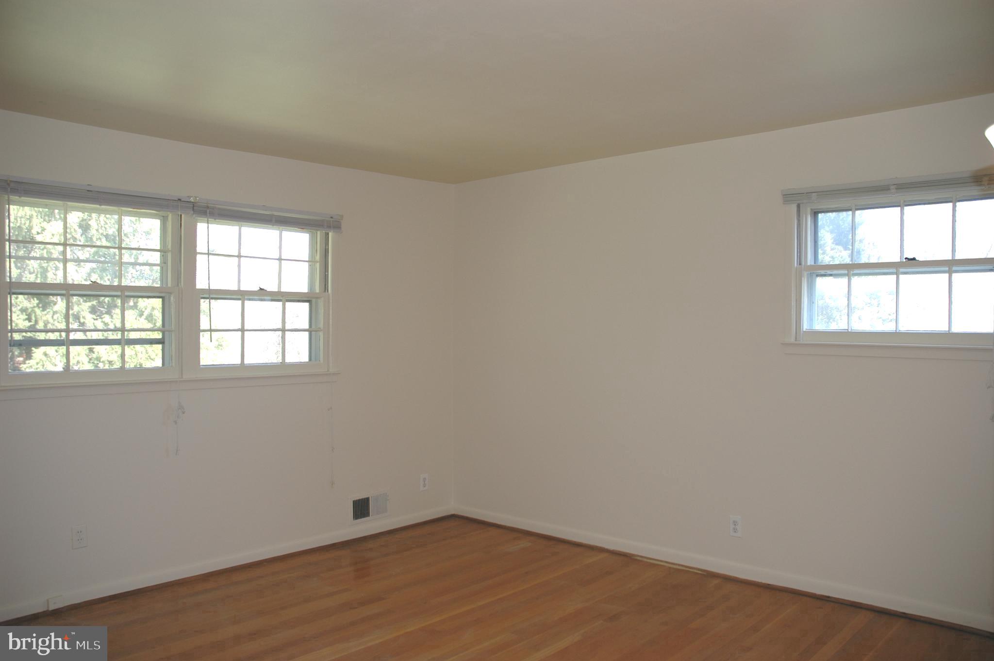 BROYHILL LANGLEY ESTATES - Residential Lease