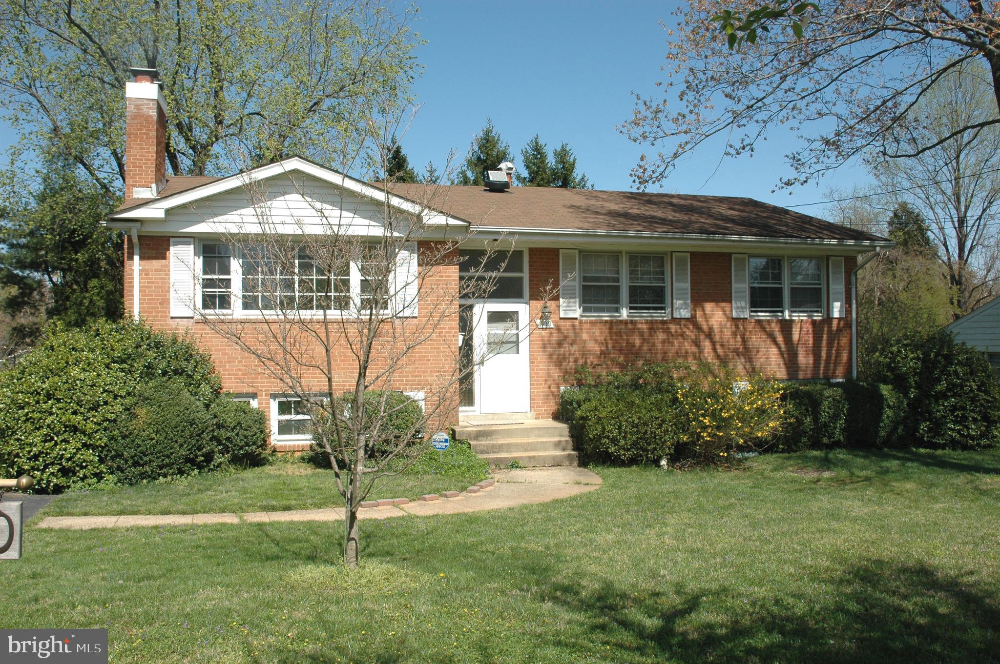 BROYHILL LANGLEY ESTATES - Residential Lease