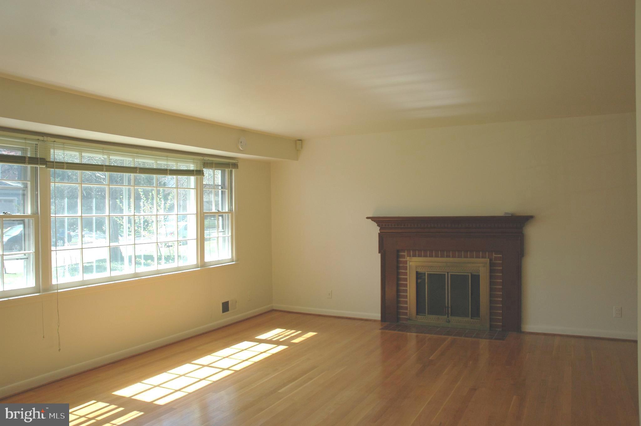 BROYHILL LANGLEY ESTATES - Residential Lease