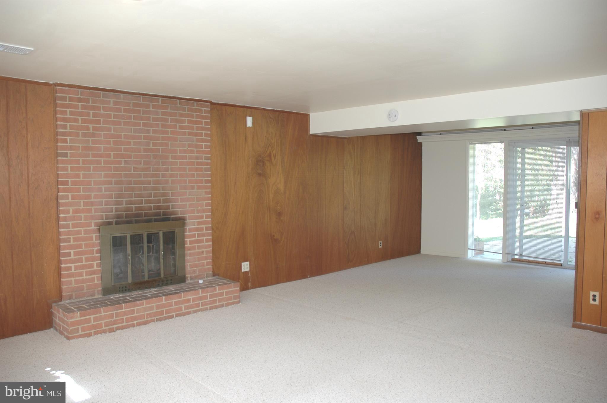 BROYHILL LANGLEY ESTATES - Residential Lease