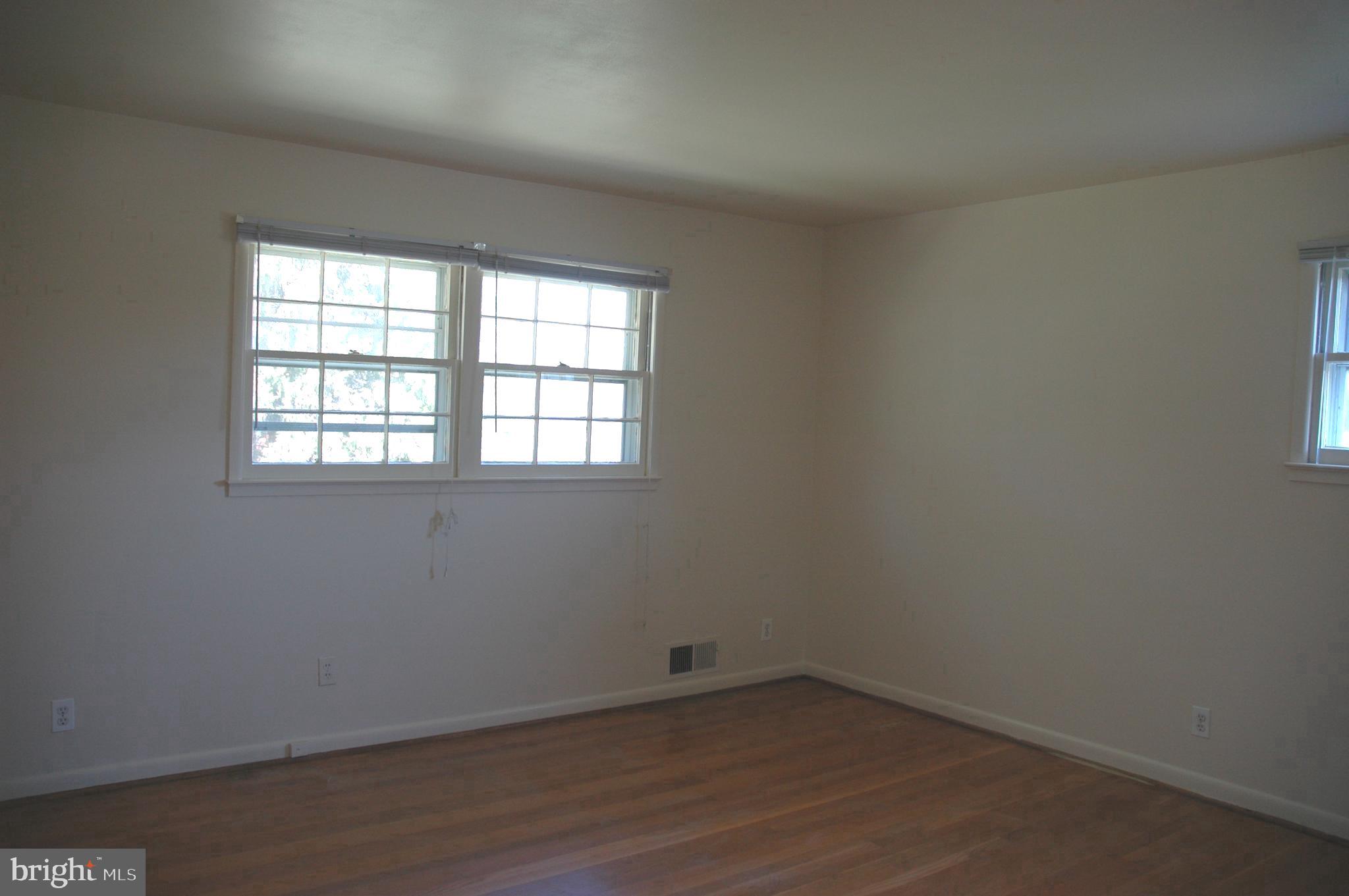 BROYHILL LANGLEY ESTATES - Residential Lease