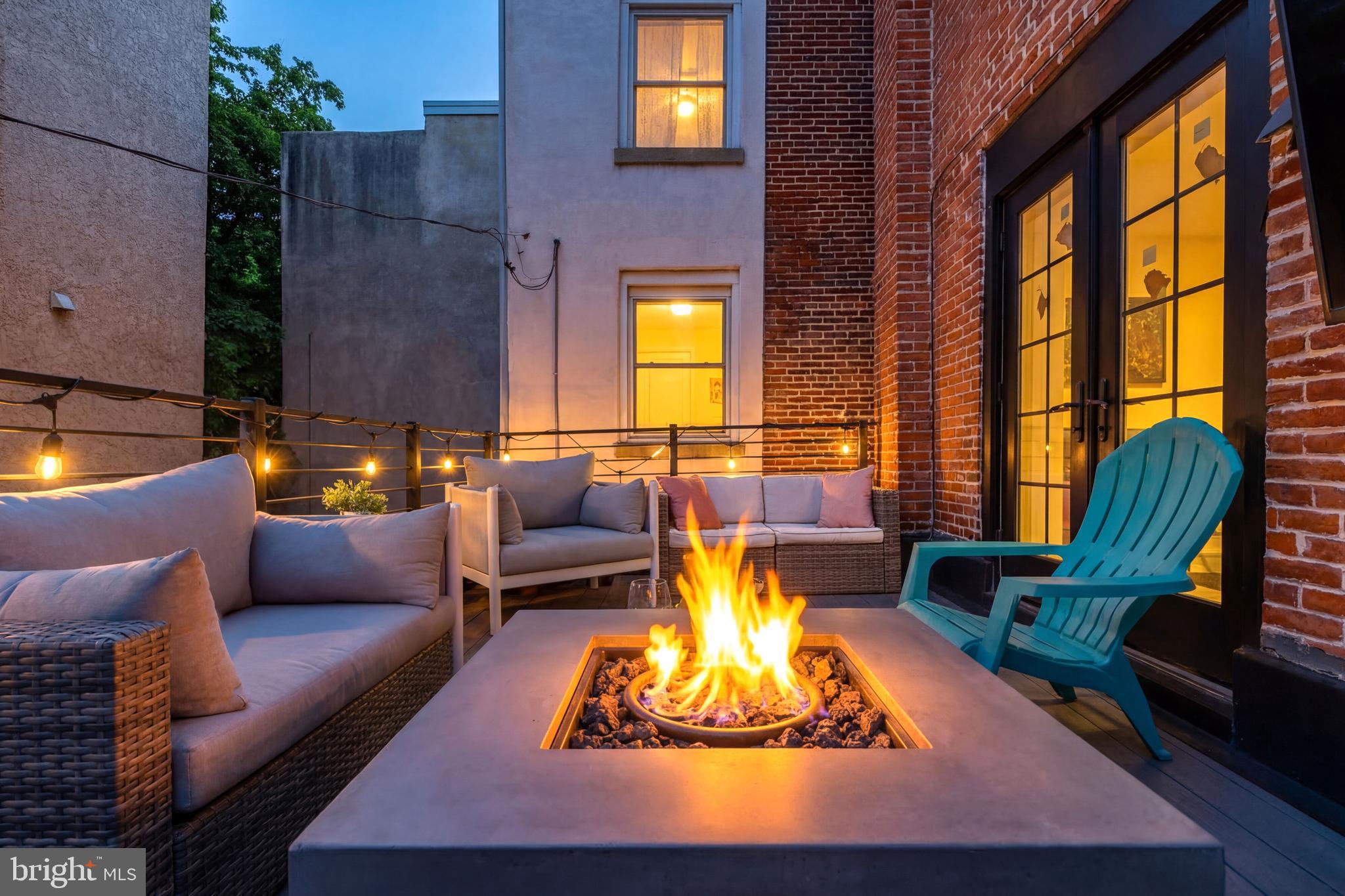 QUEEN VILLAGE - Residential