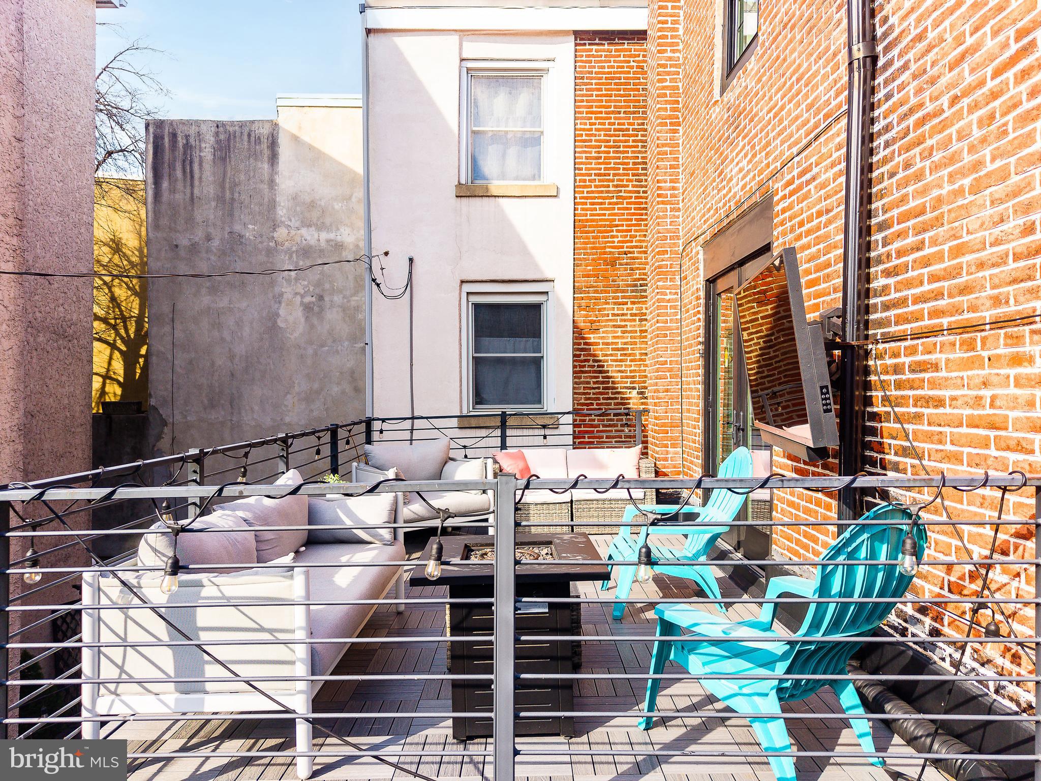 QUEEN VILLAGE - Residential