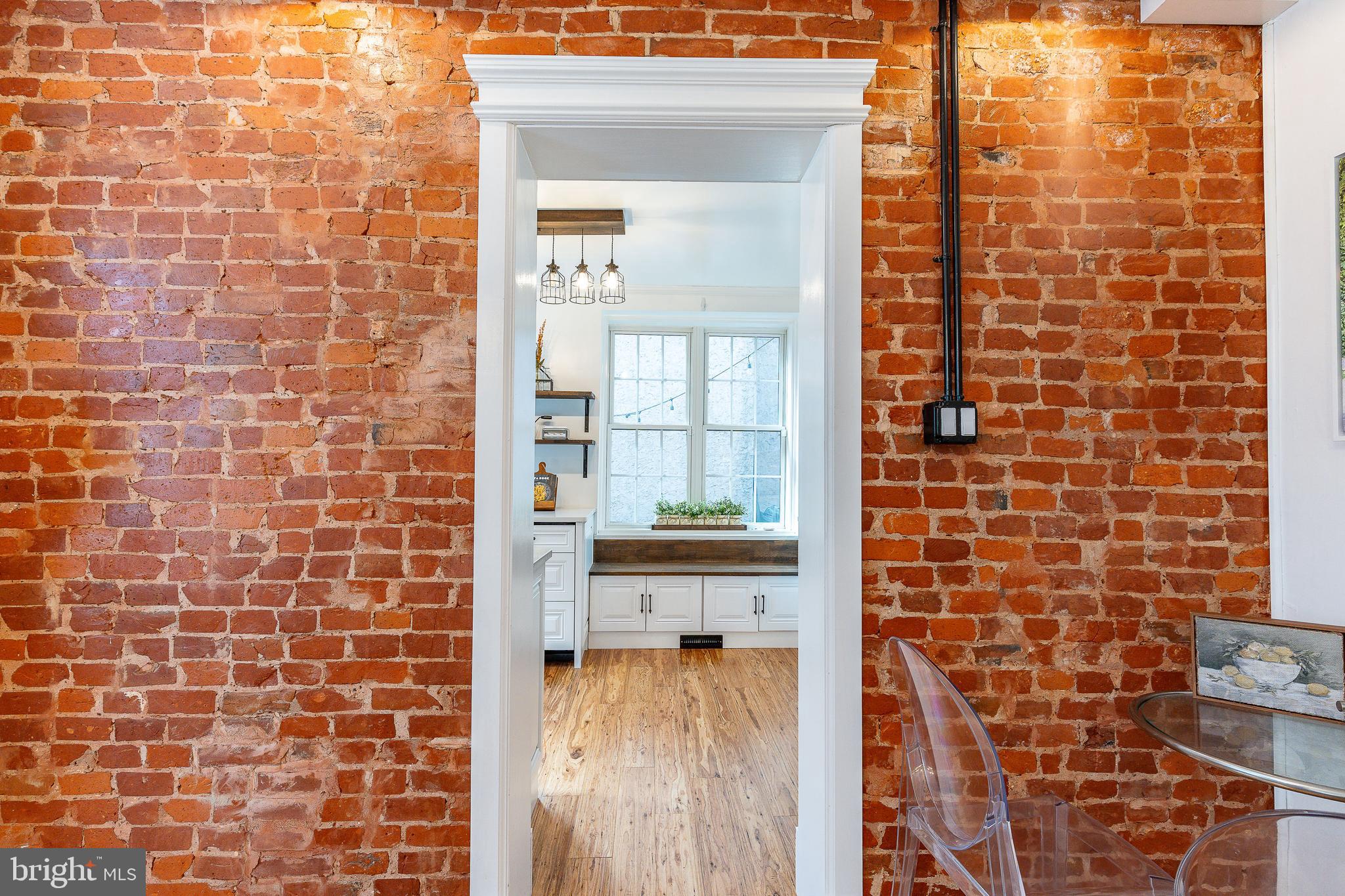 QUEEN VILLAGE - Residential