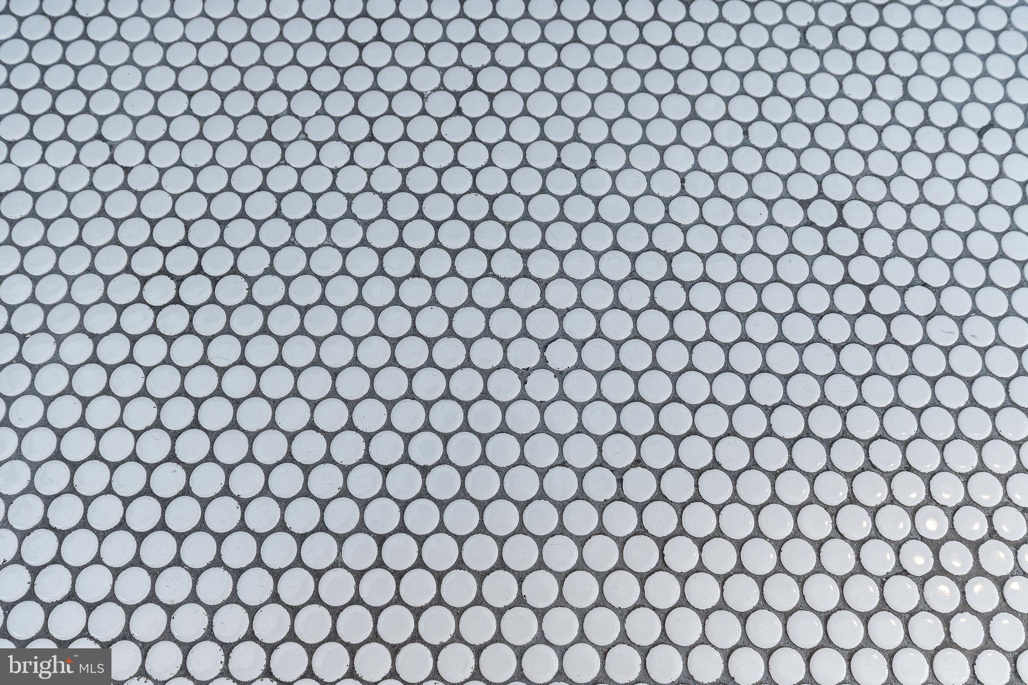 QUEEN VILLAGE - Residential