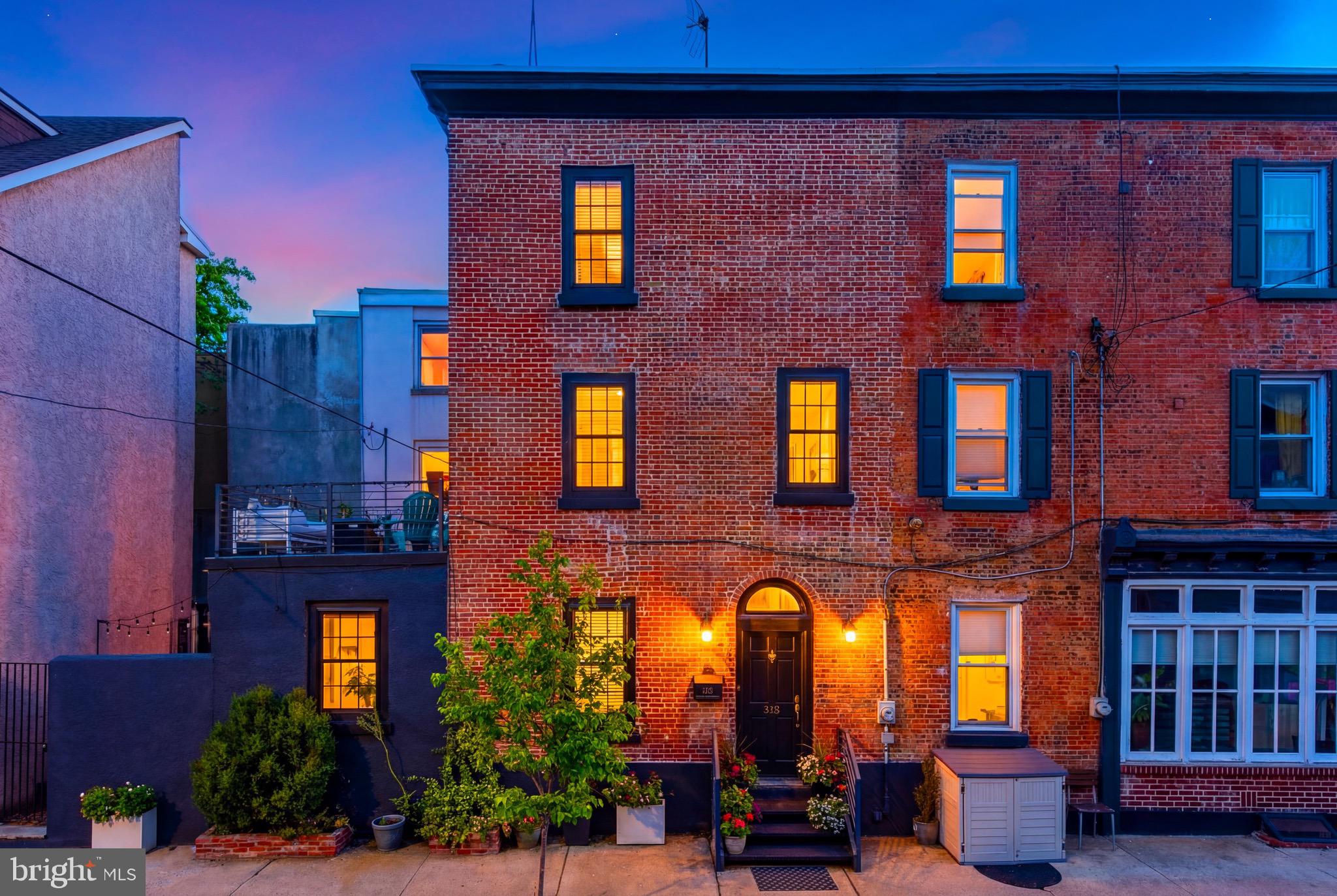 QUEEN VILLAGE - Residential