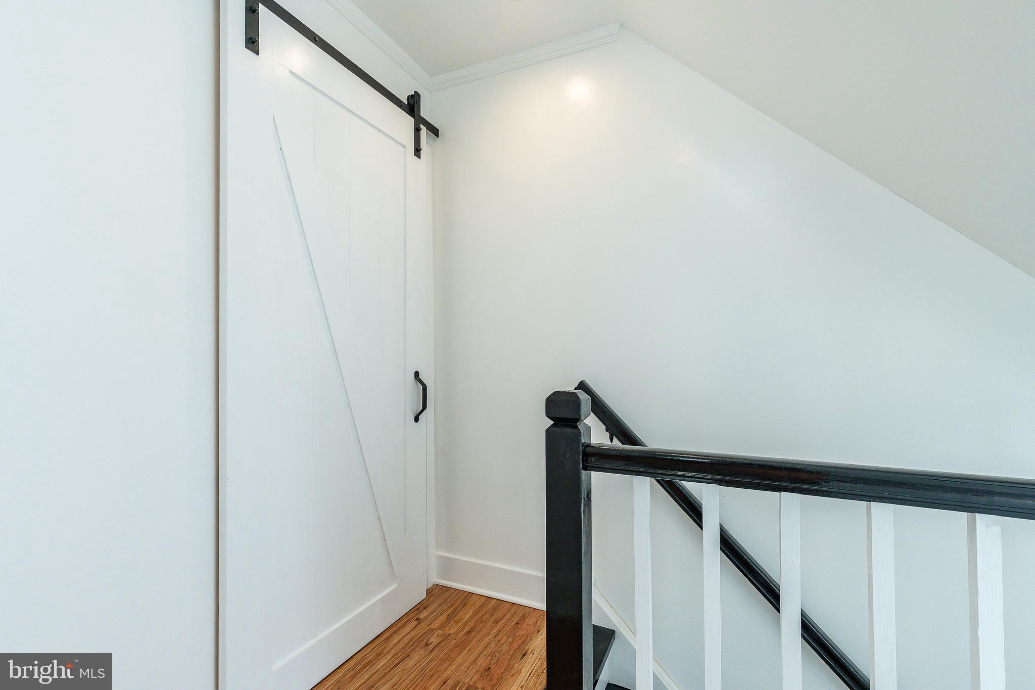 QUEEN VILLAGE - Residential