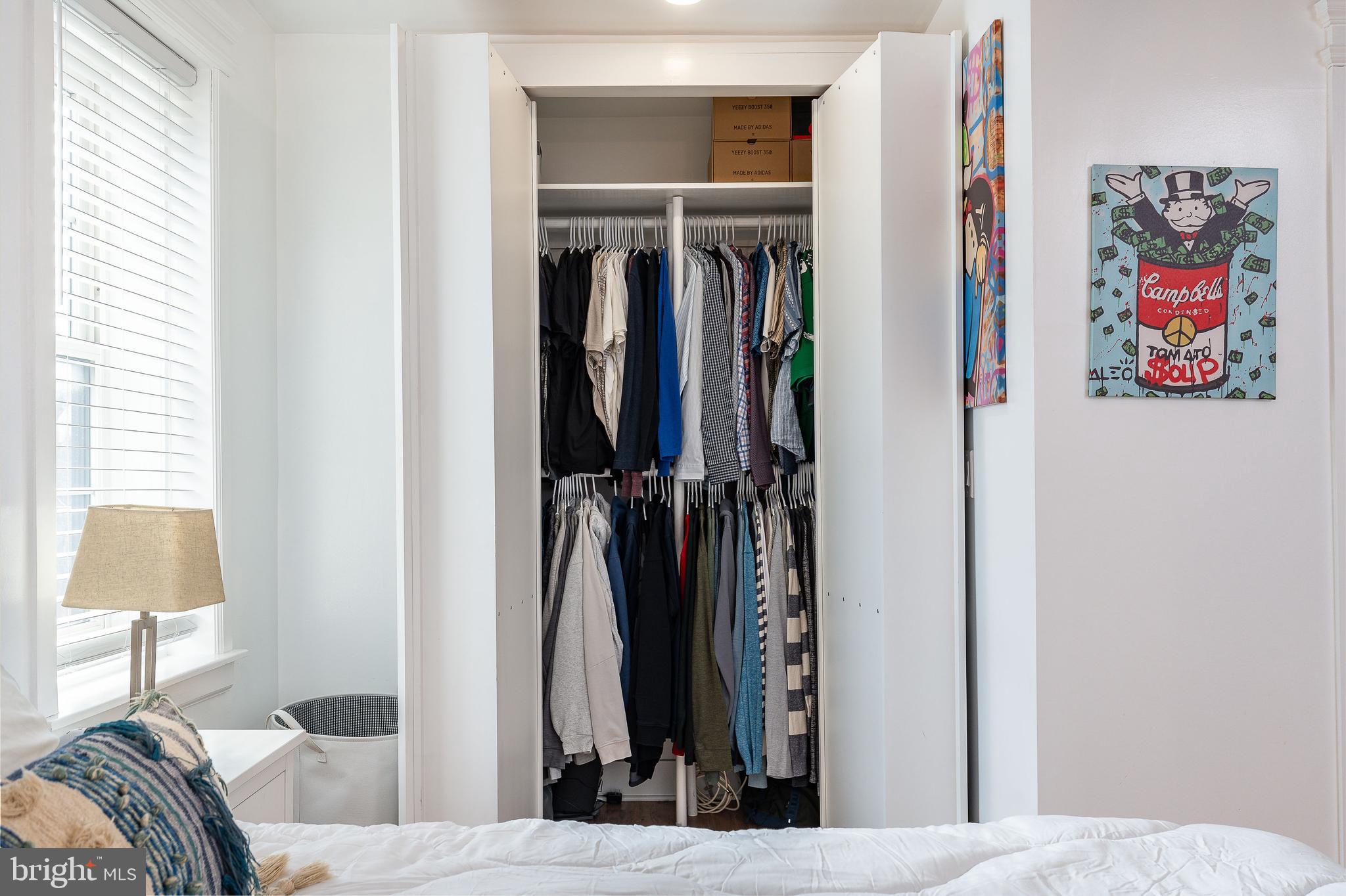 QUEEN VILLAGE - Residential