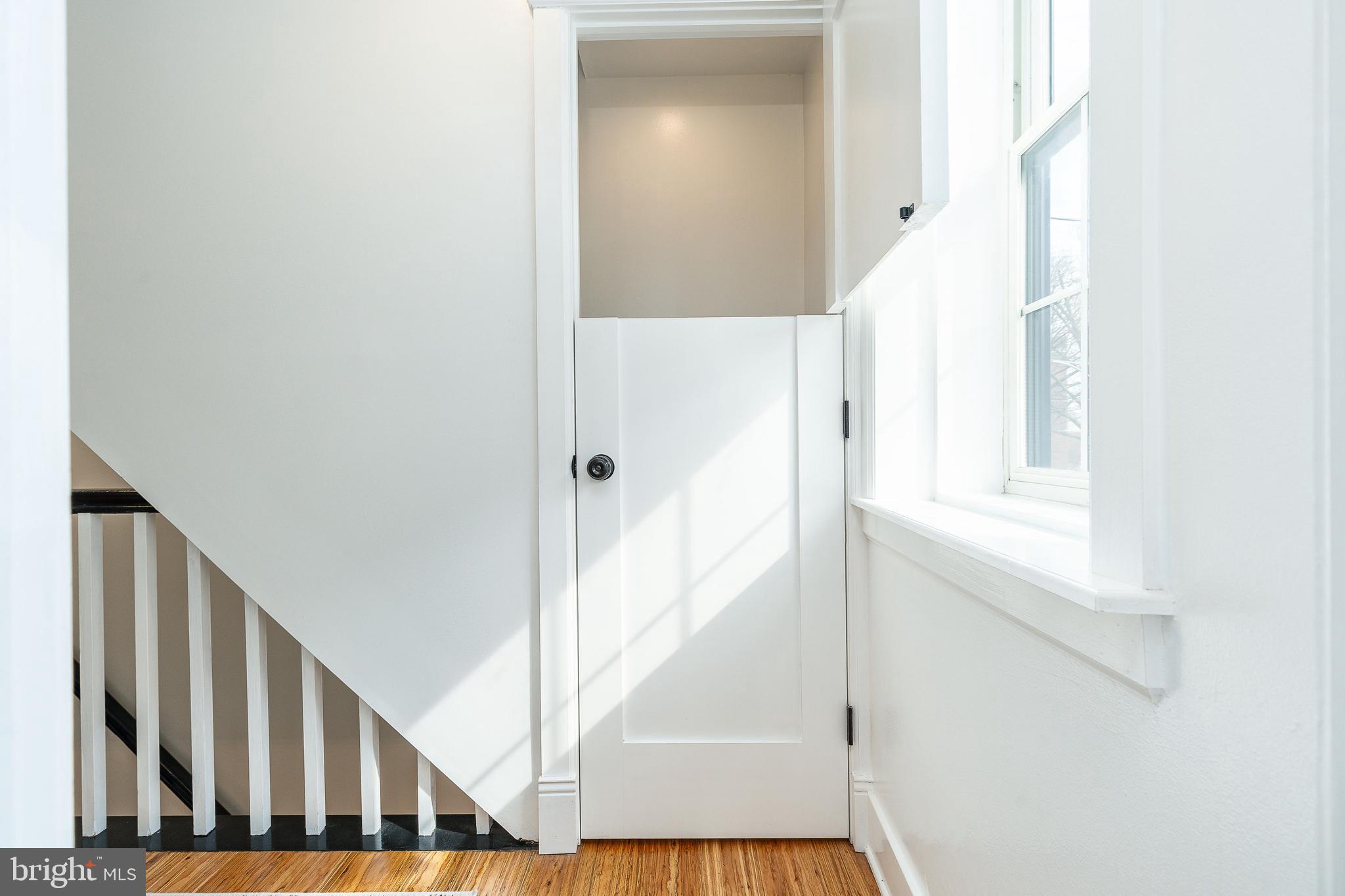 QUEEN VILLAGE - Residential