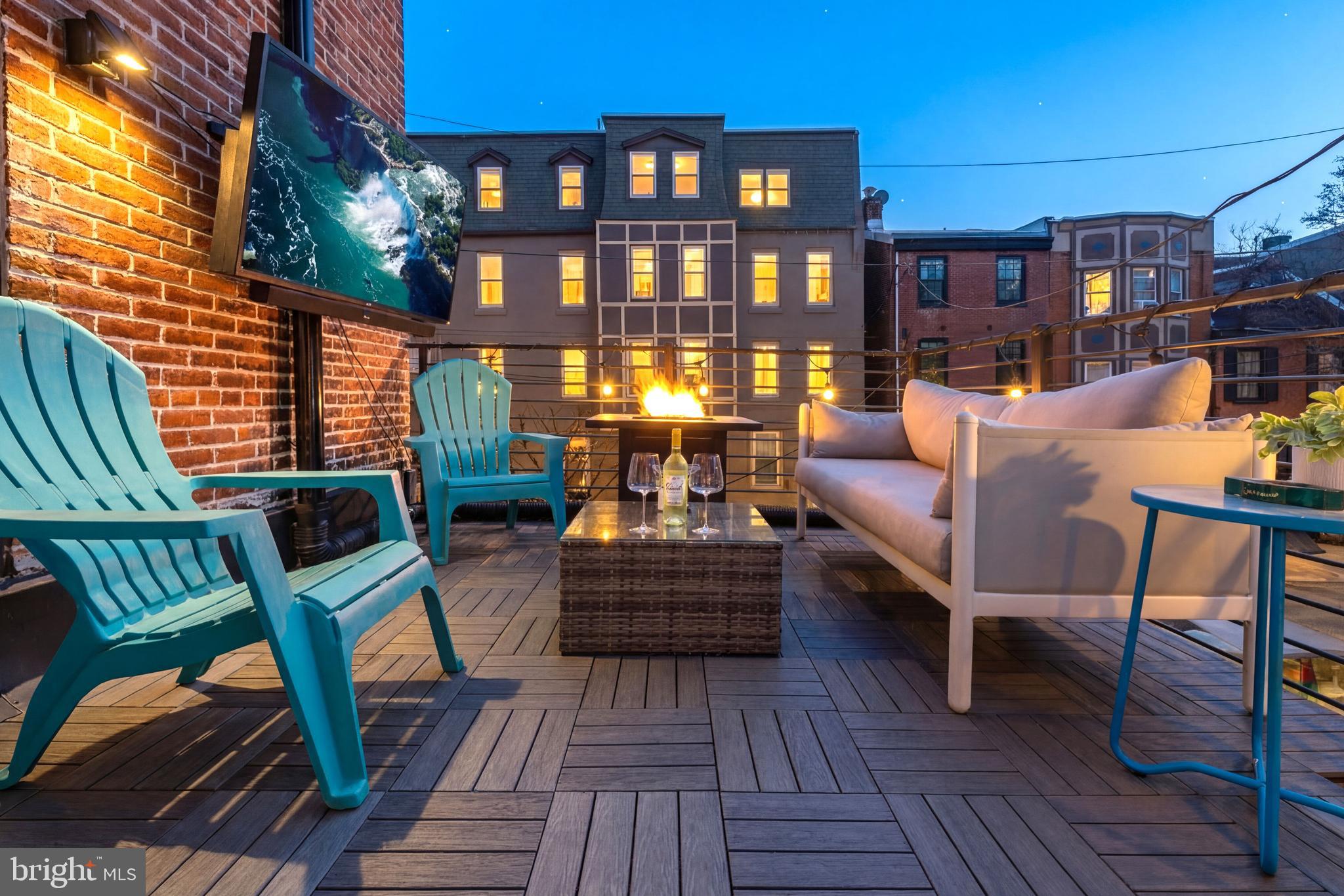 QUEEN VILLAGE - Residential