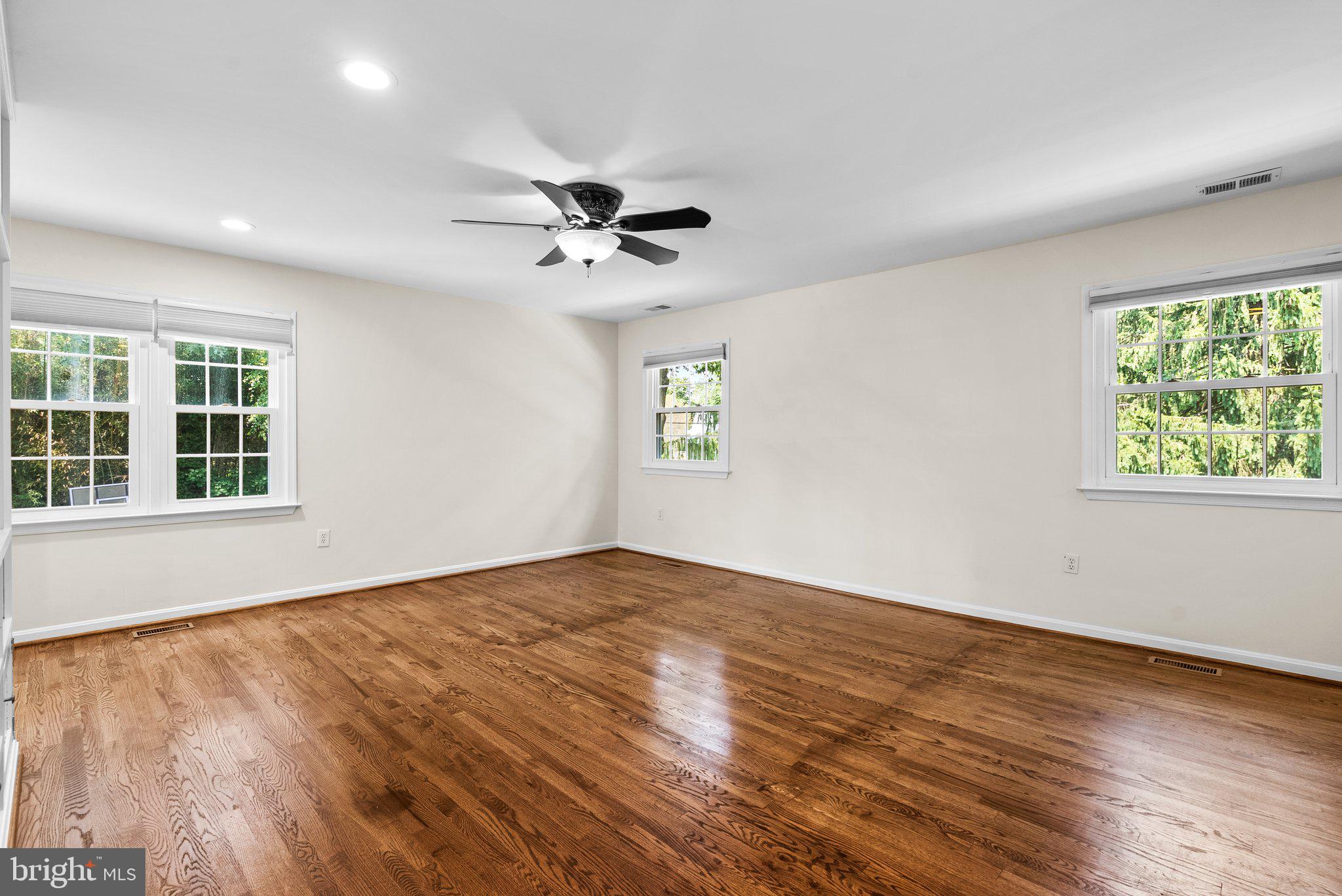 OLDE SEVERNA PARK - Residential