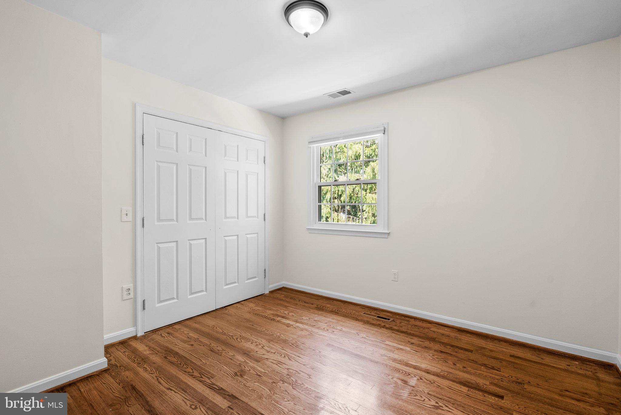 OLDE SEVERNA PARK - Residential