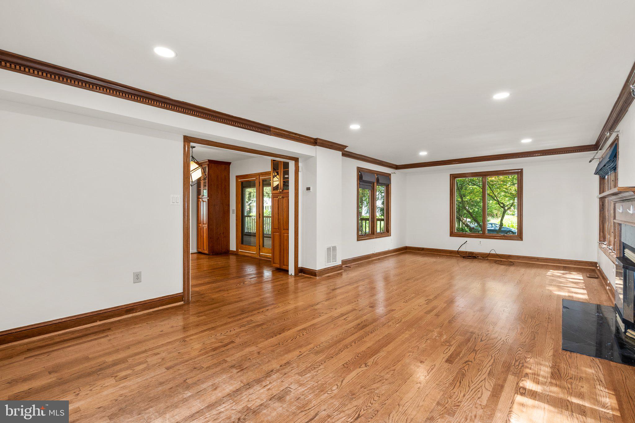 OLDE SEVERNA PARK - Residential