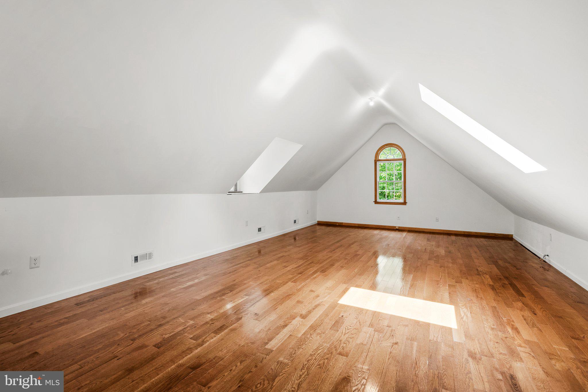 OLDE SEVERNA PARK - Residential