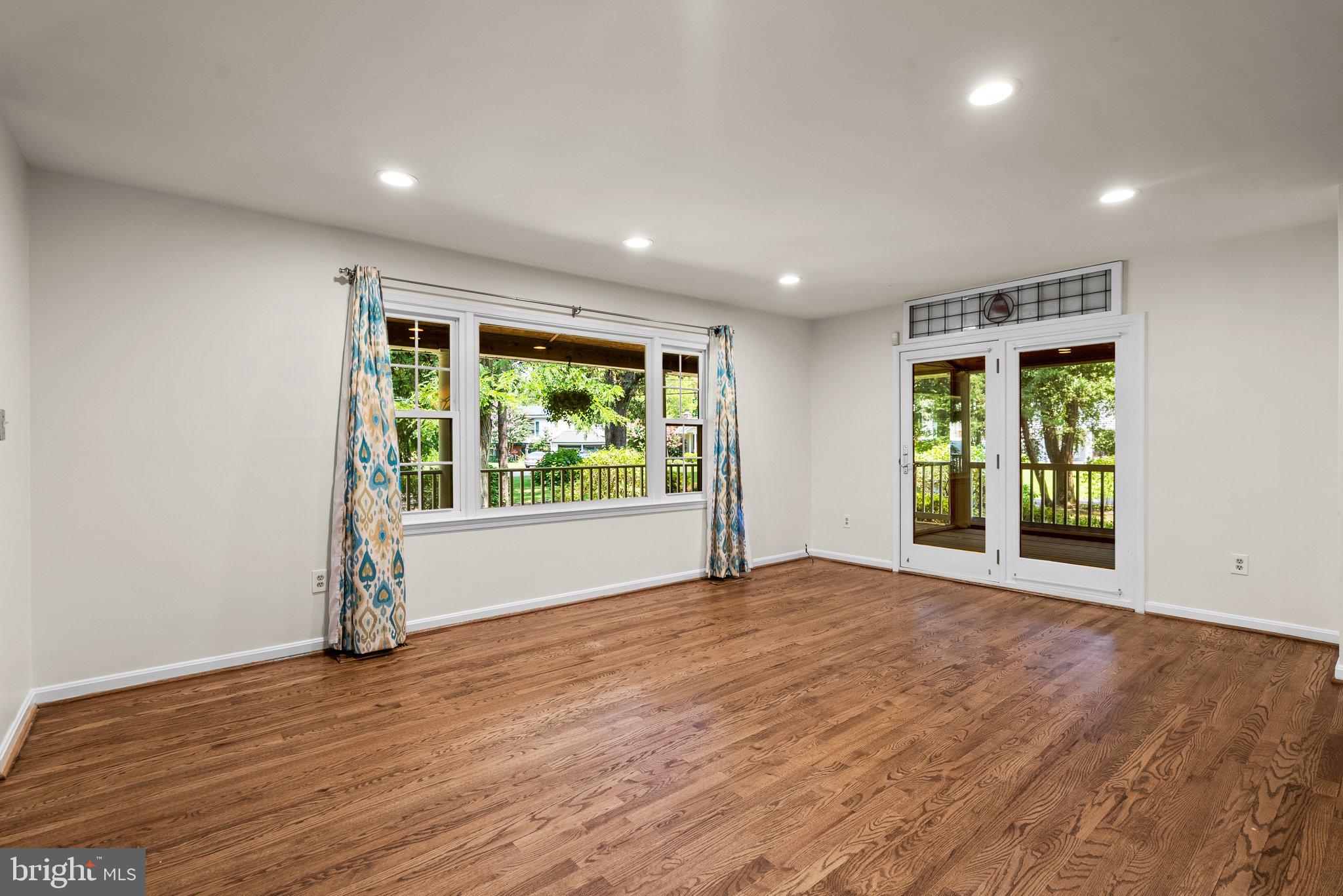 OLDE SEVERNA PARK - Residential