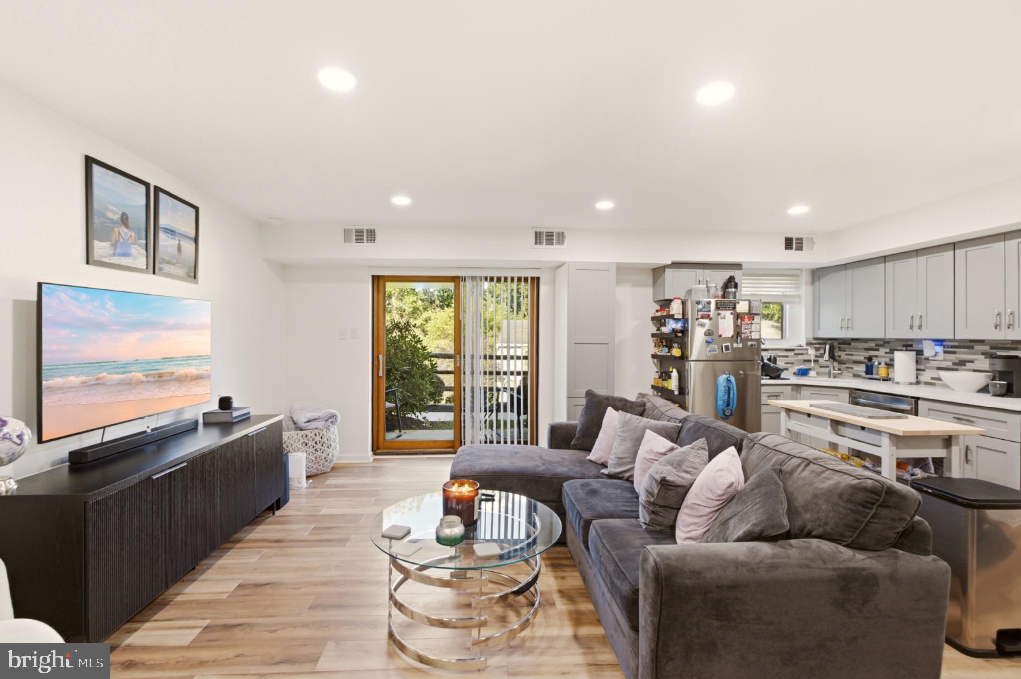 1304 VALLEY DRIVE 1304