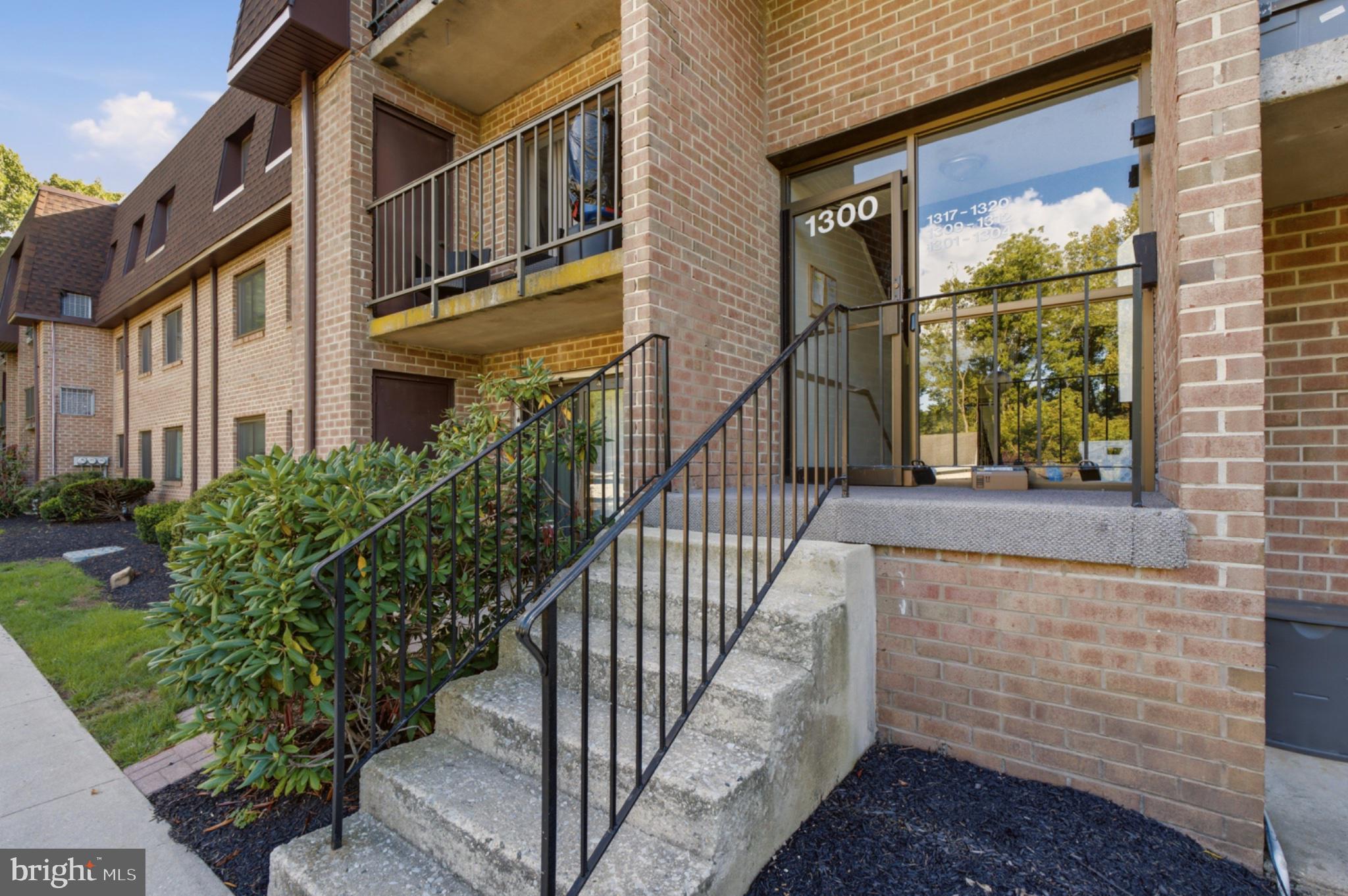 1304 VALLEY DRIVE 1304
