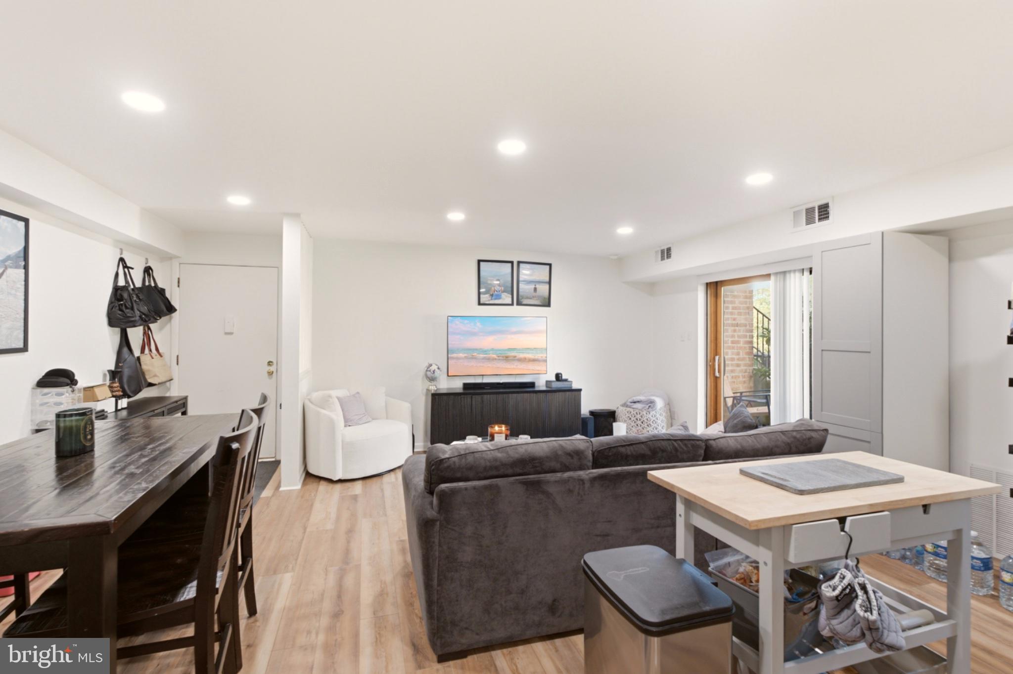 1304 VALLEY DRIVE 1304