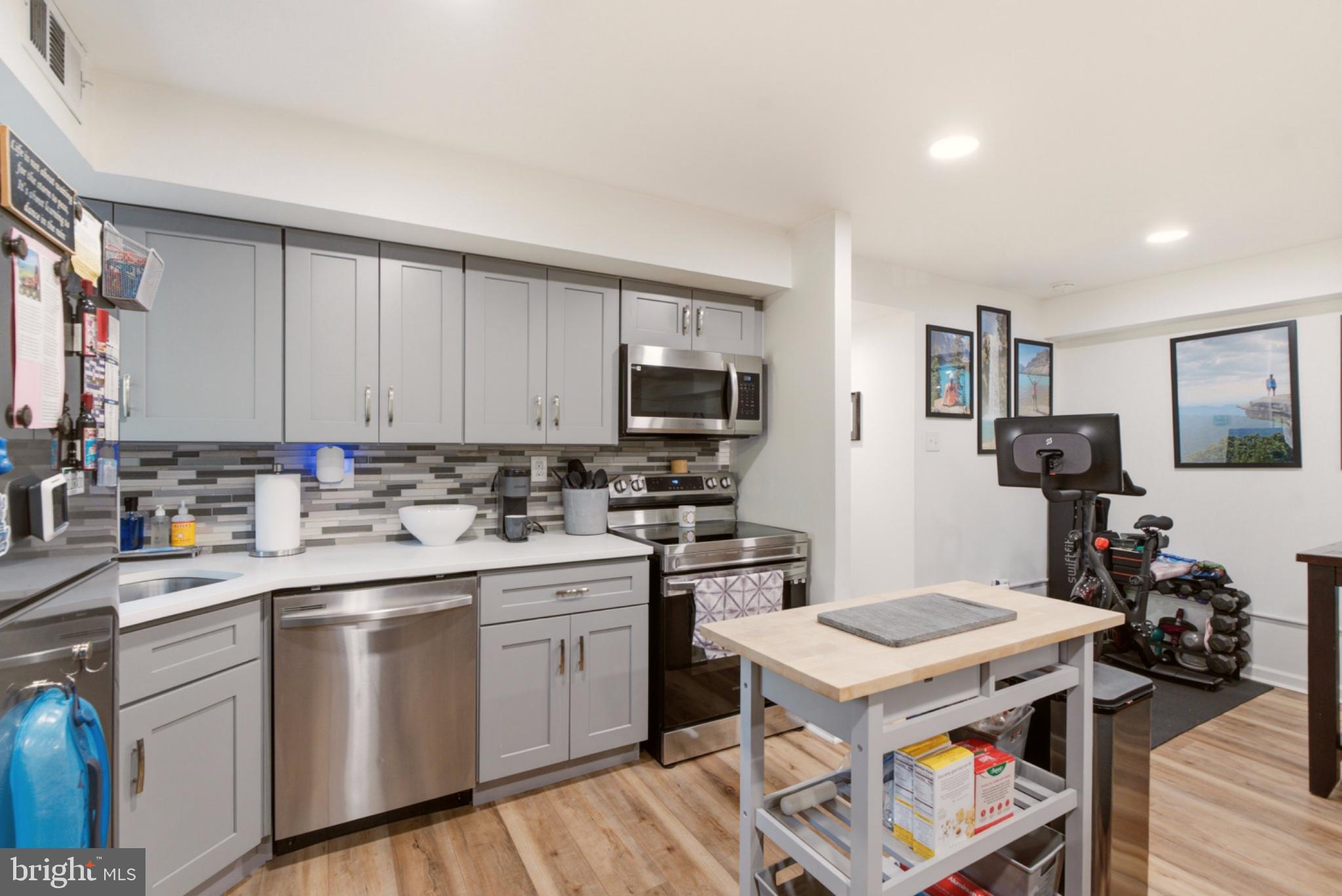 1304 VALLEY DRIVE 1304