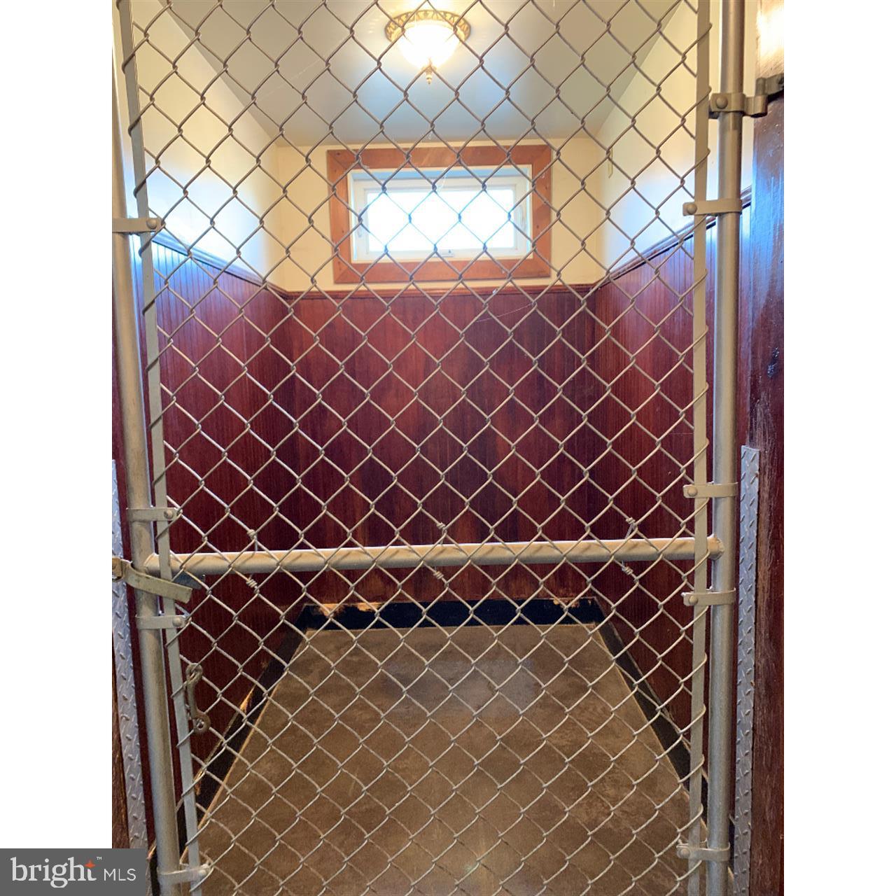 ISLAND CREEK WOODS - Residential