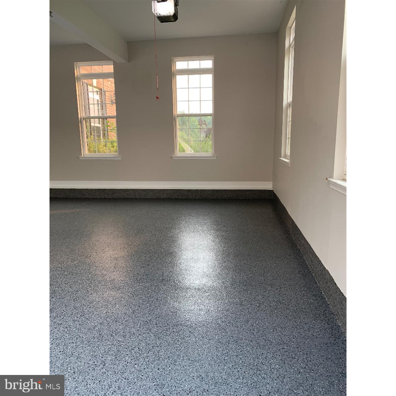 ISLAND CREEK WOODS - Residential