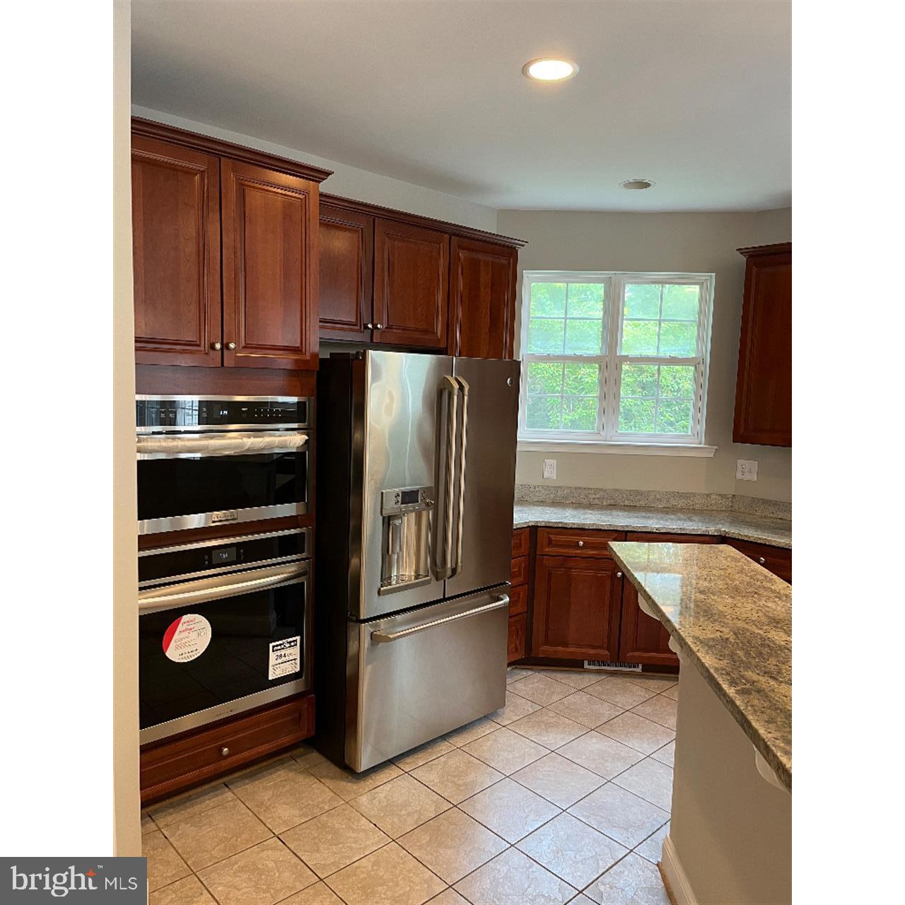 ISLAND CREEK WOODS - Residential