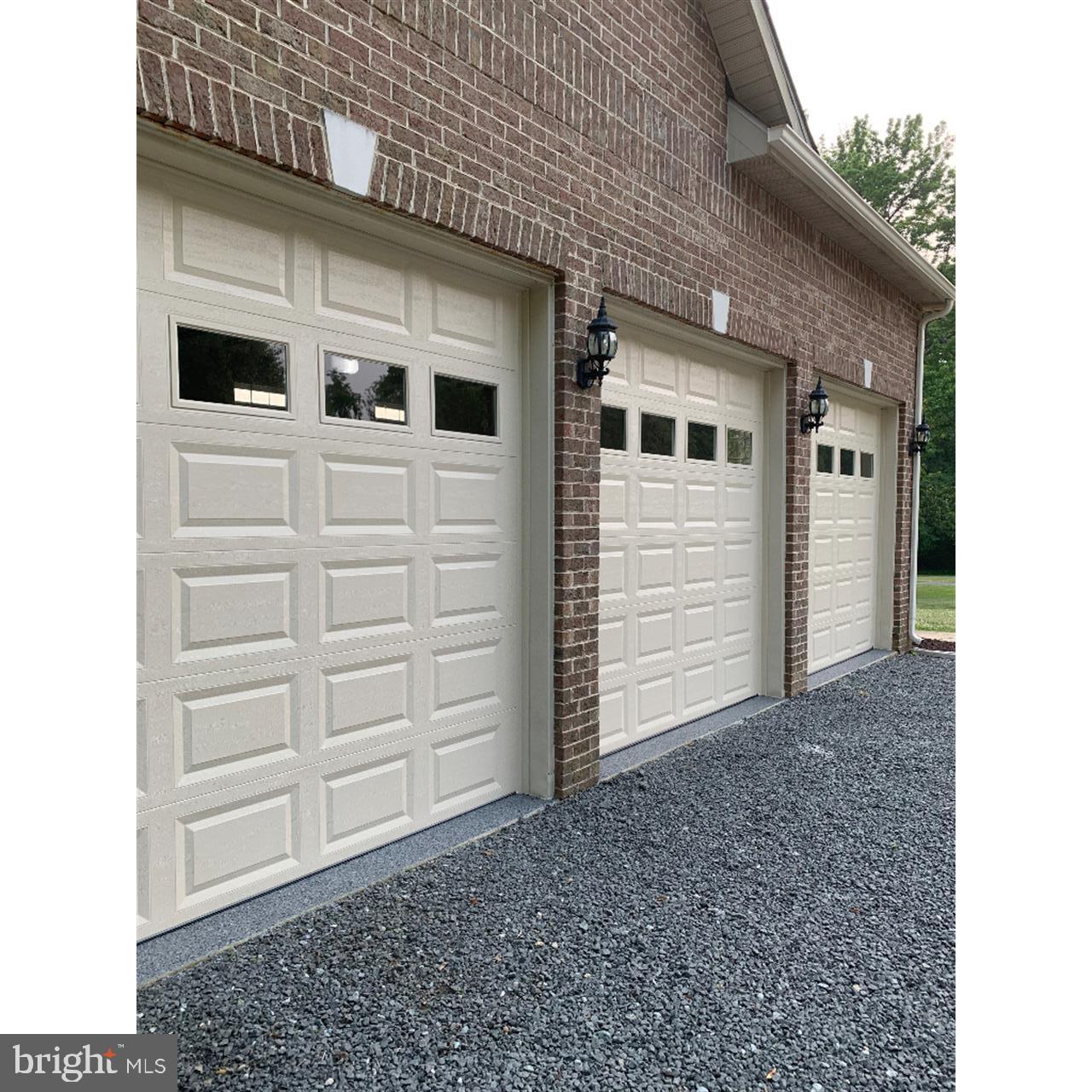 ISLAND CREEK WOODS - Residential