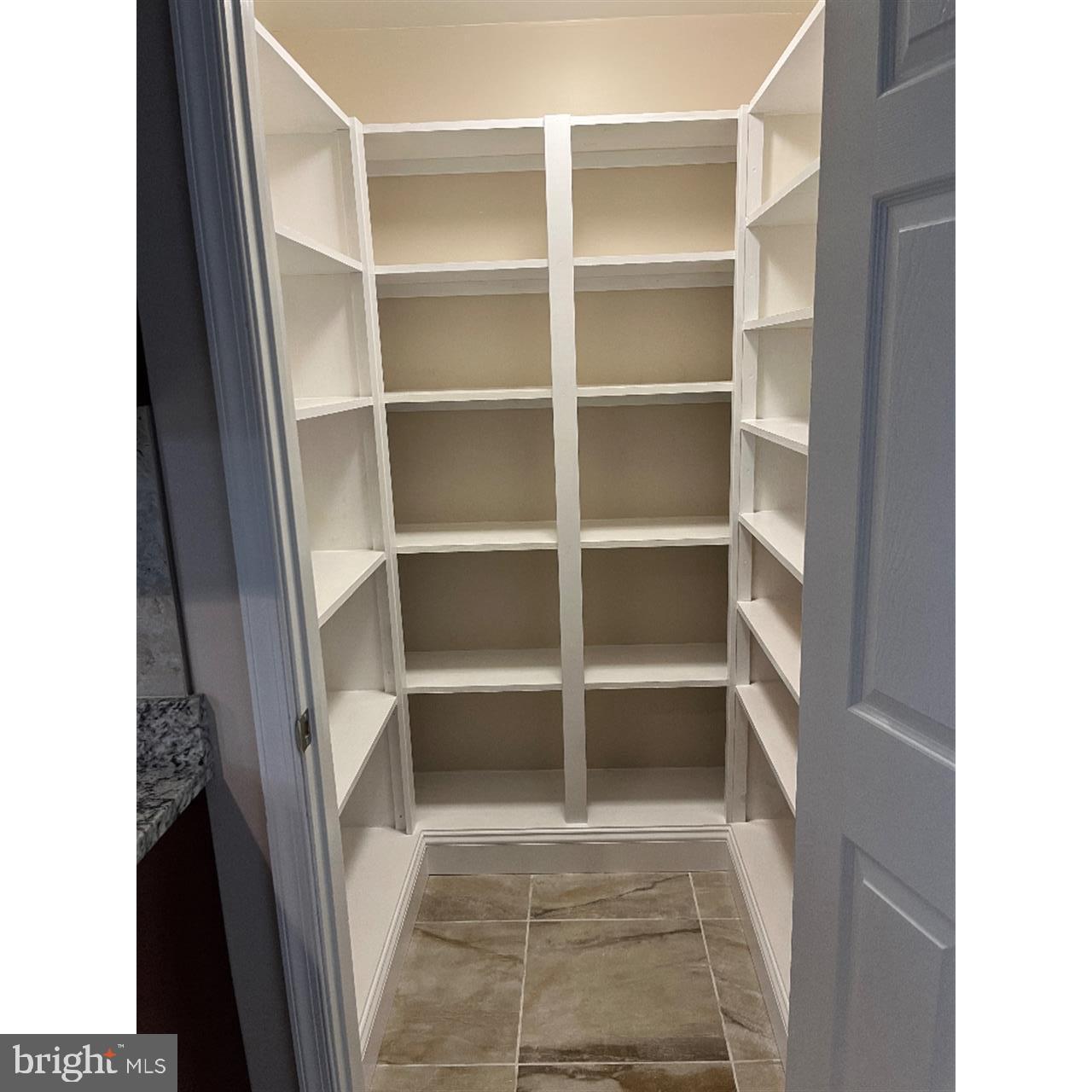 ISLAND CREEK WOODS - Residential