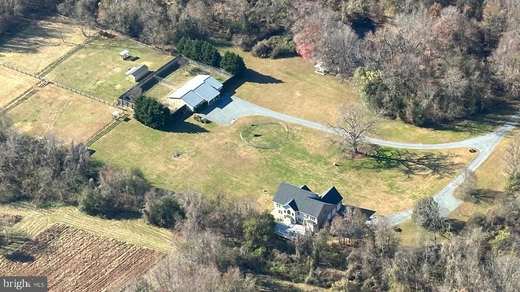 ISLAND CREEK WOODS - Residential