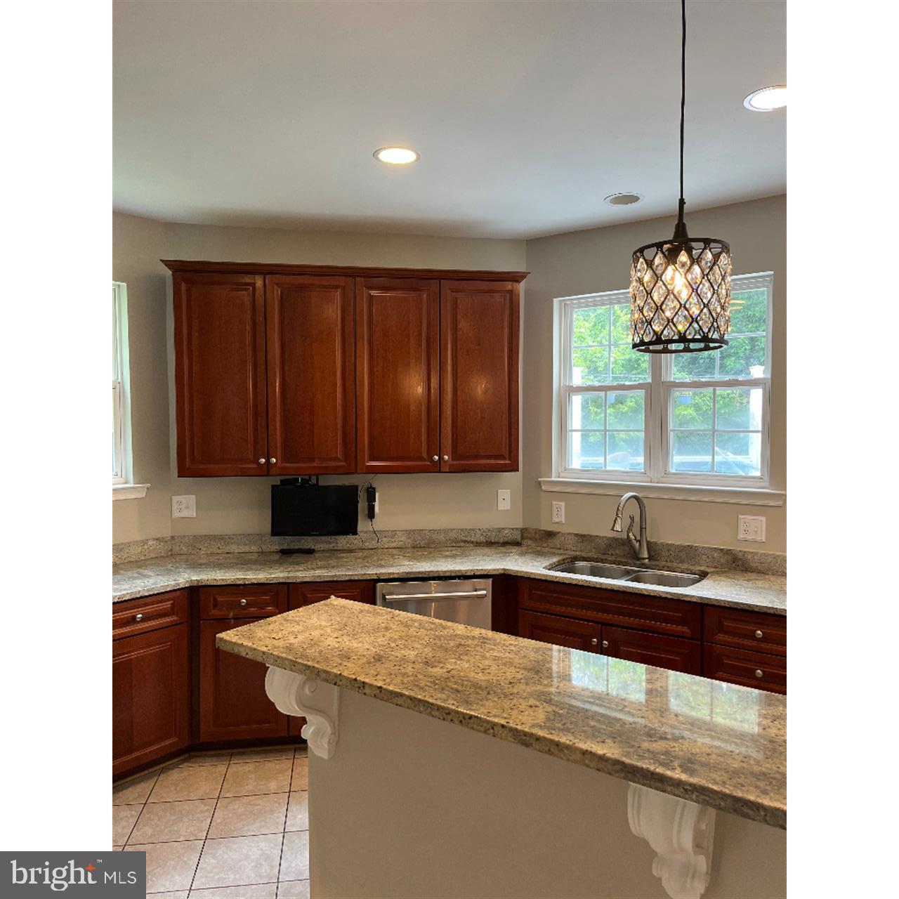 ISLAND CREEK WOODS - Residential