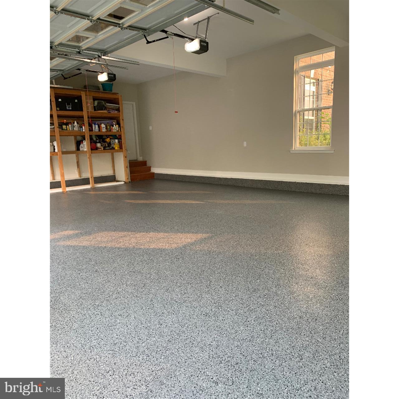 ISLAND CREEK WOODS - Residential