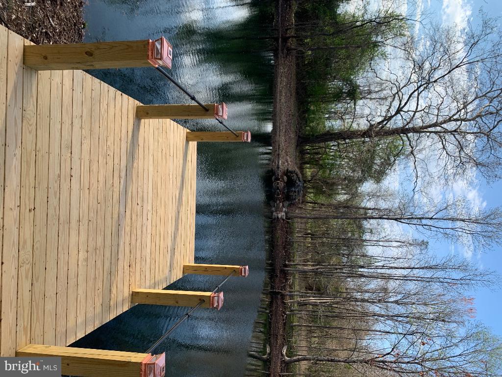 ISLAND CREEK WOODS - Residential