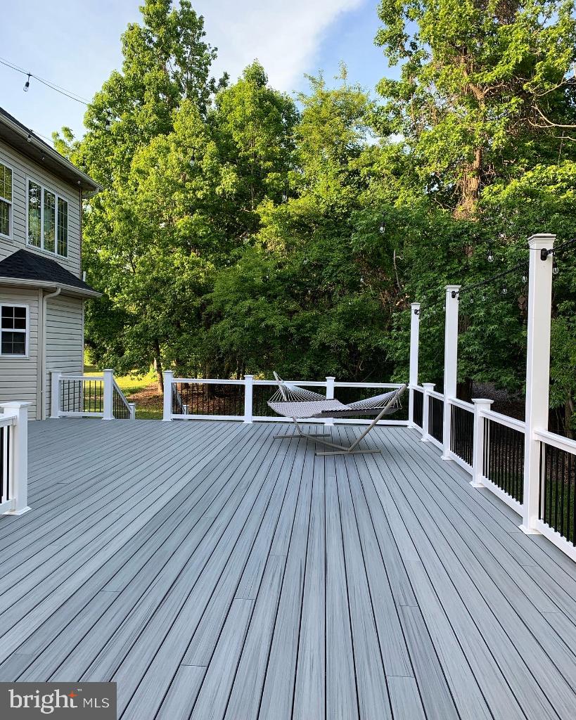 ISLAND CREEK WOODS - Residential