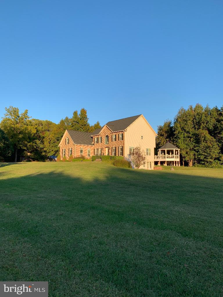 ISLAND CREEK WOODS - Residential