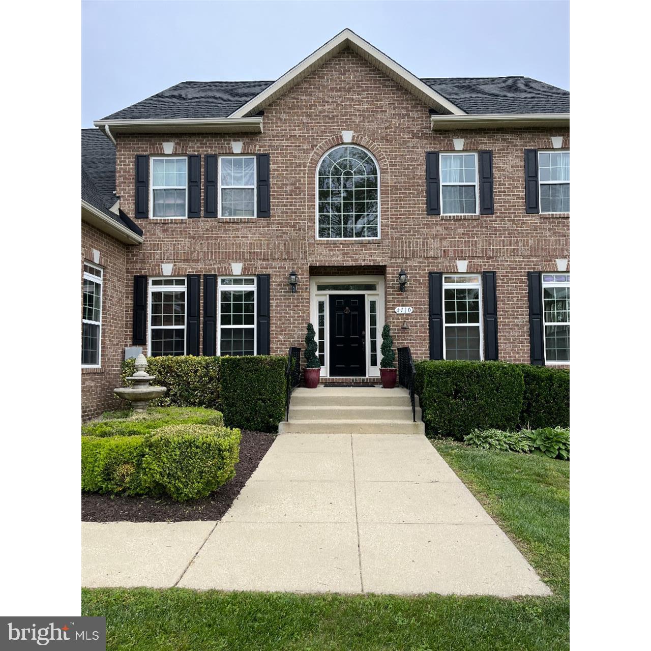 ISLAND CREEK WOODS - Residential