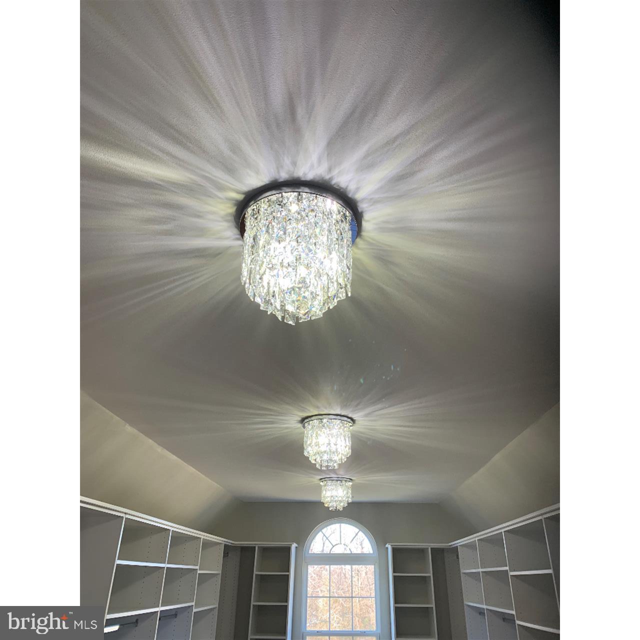 ISLAND CREEK WOODS - Residential