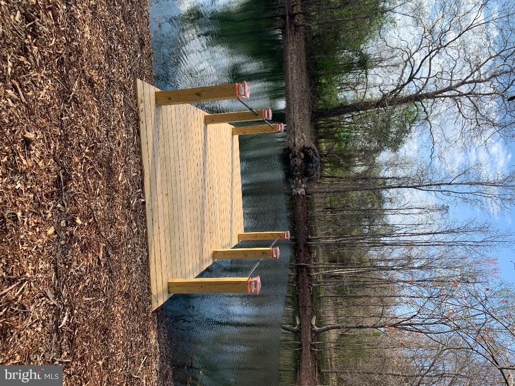 ISLAND CREEK WOODS - Residential