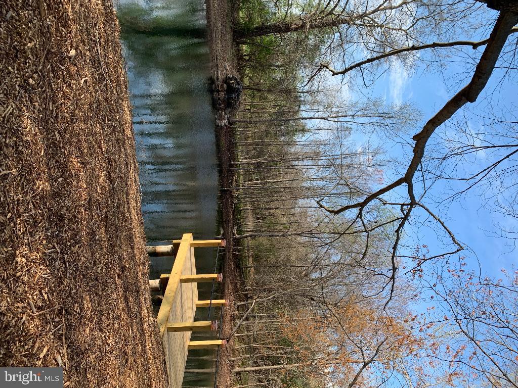 ISLAND CREEK WOODS - Residential