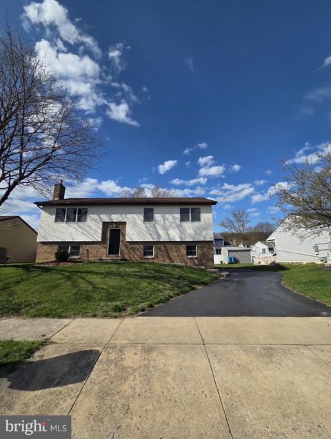 908 BLUE GATE LANE SINKING SPRING PA 19608