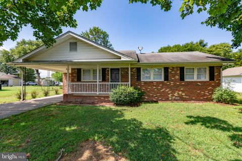 Homes For Sale - 333 Santa Maria Avenue<br/> COLONIAL BEACH, VA 22443