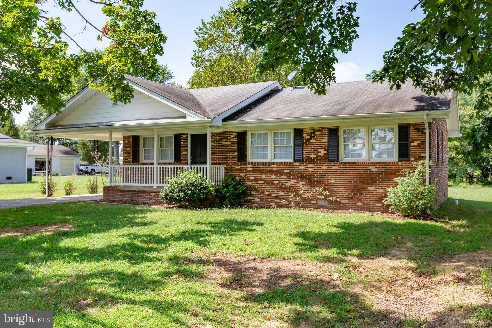 BLUFF POINT - Residential