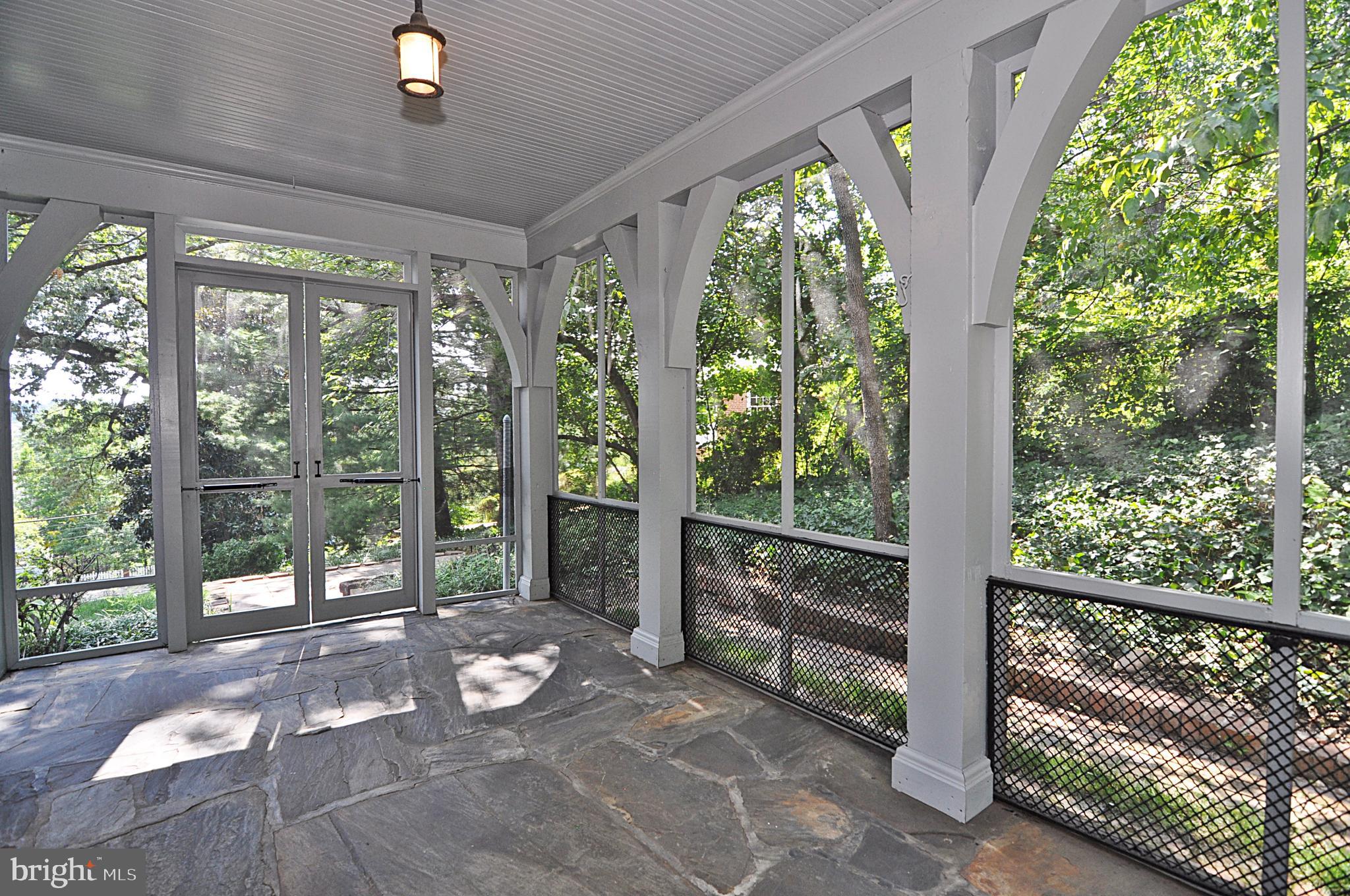 ARLINGTON RIDGE - Residential