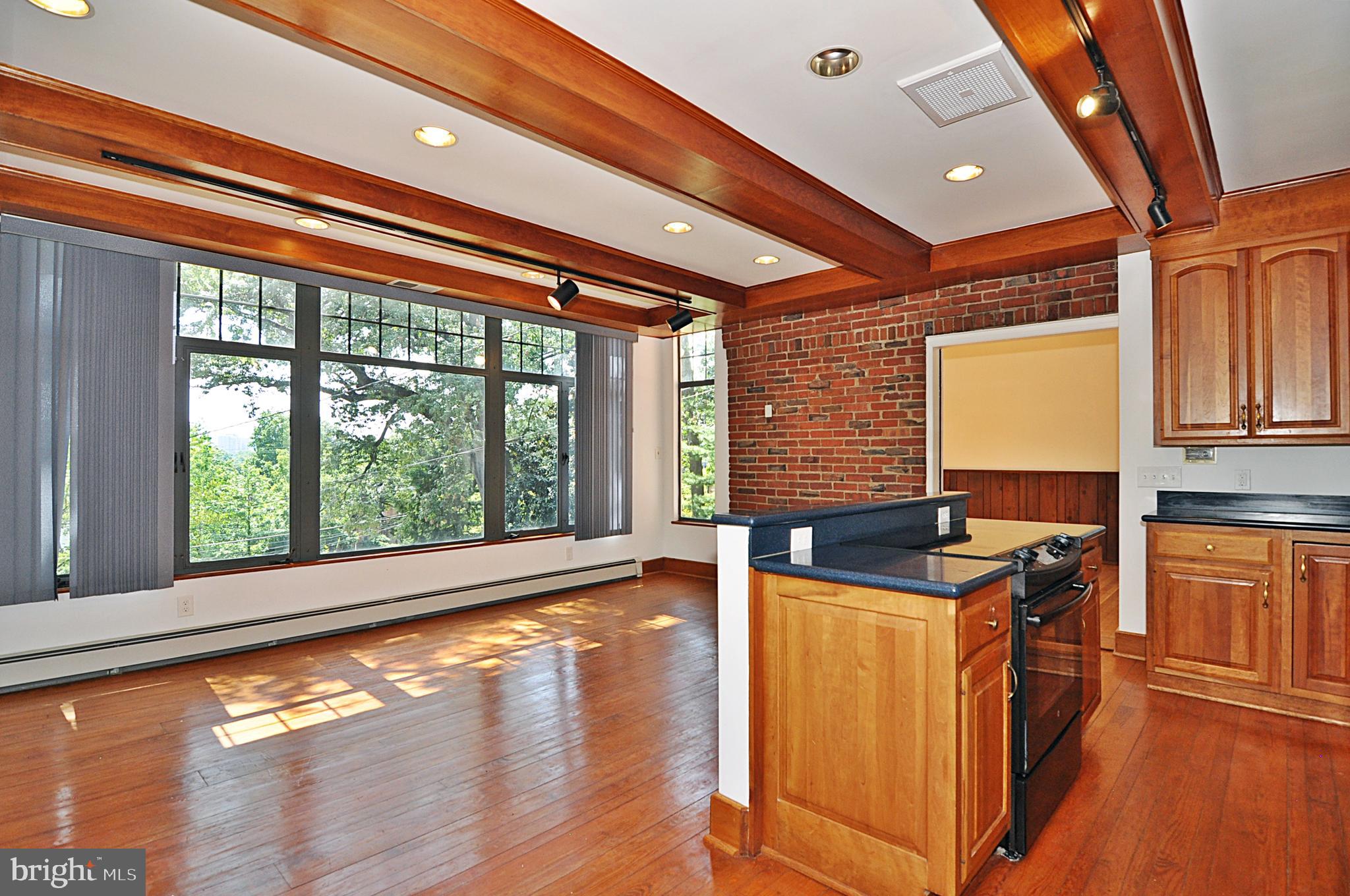 ARLINGTON RIDGE - Residential