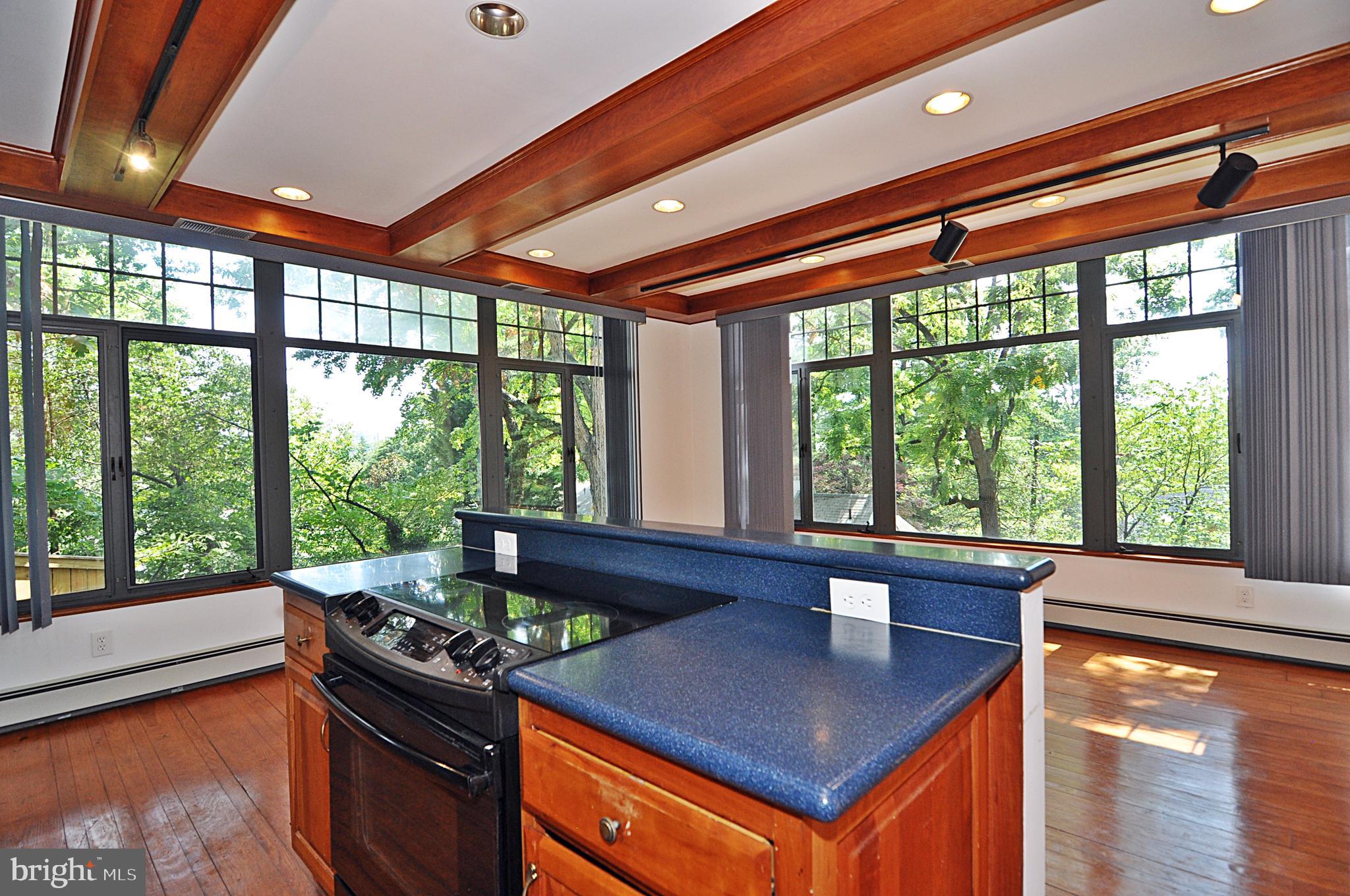 ARLINGTON RIDGE - Residential