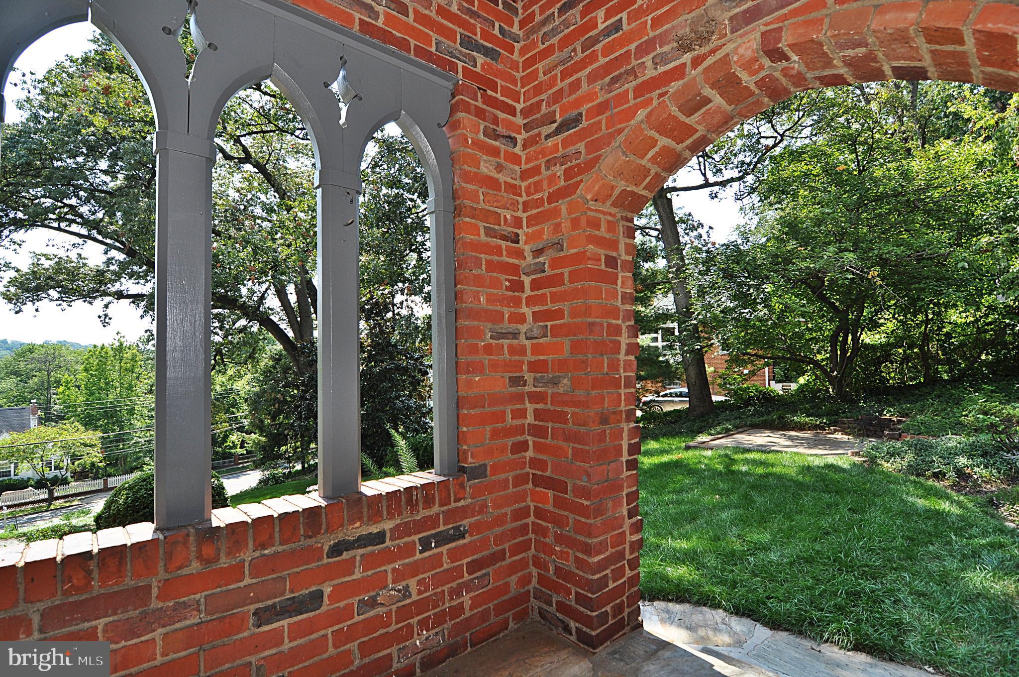 ARLINGTON RIDGE - Residential