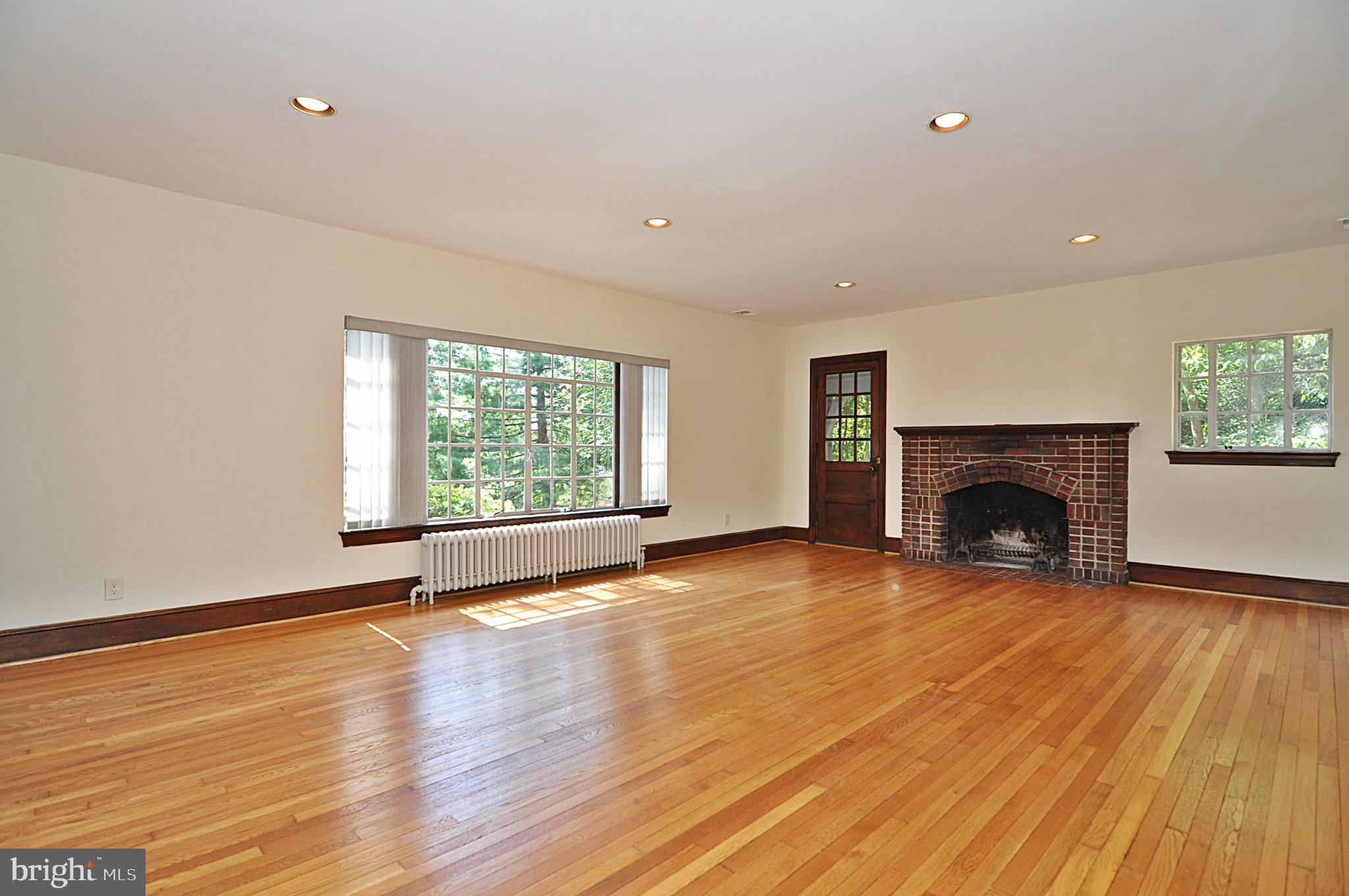 ARLINGTON RIDGE - Residential